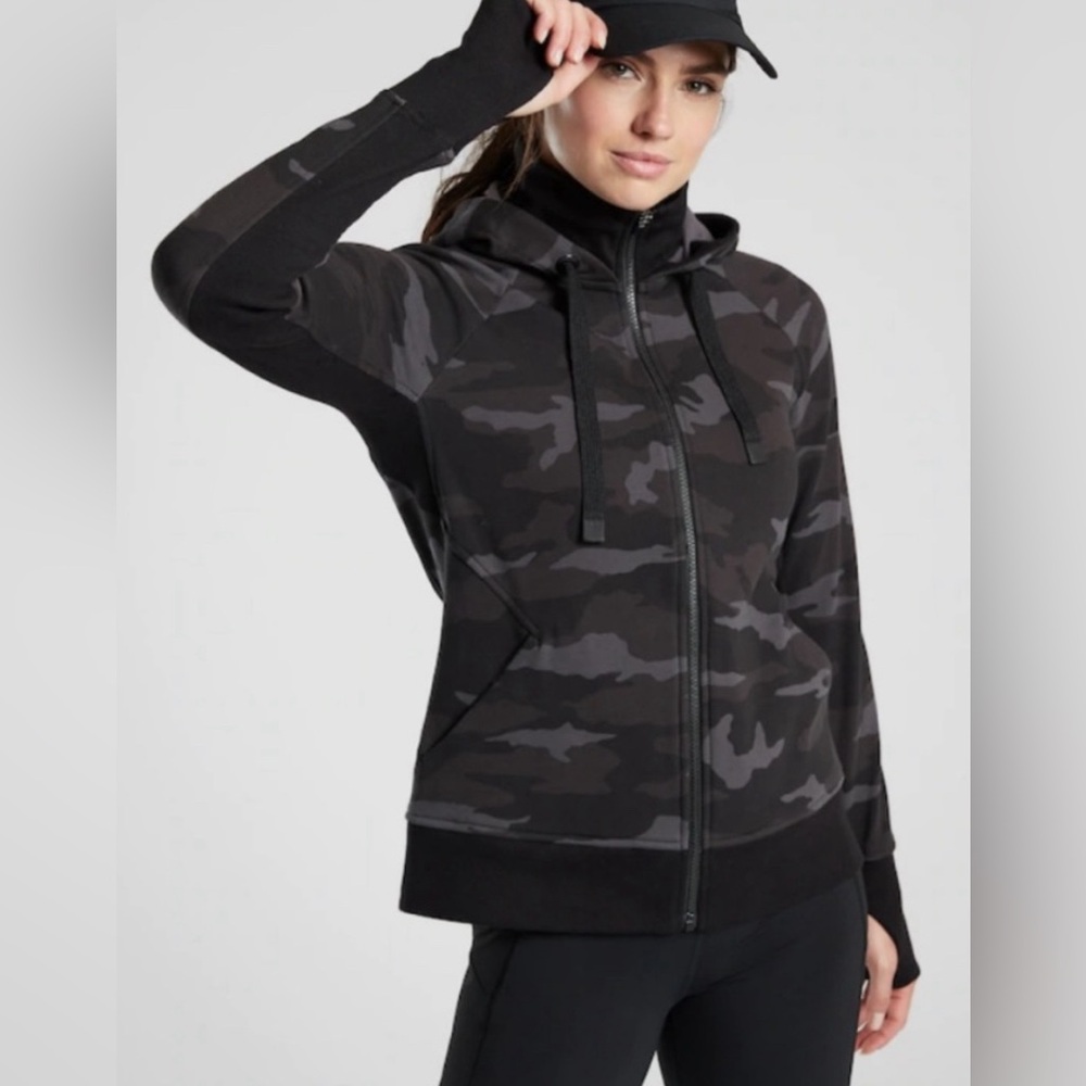 Athleta Triumph Printed Hoodie in Black & Grey Camo